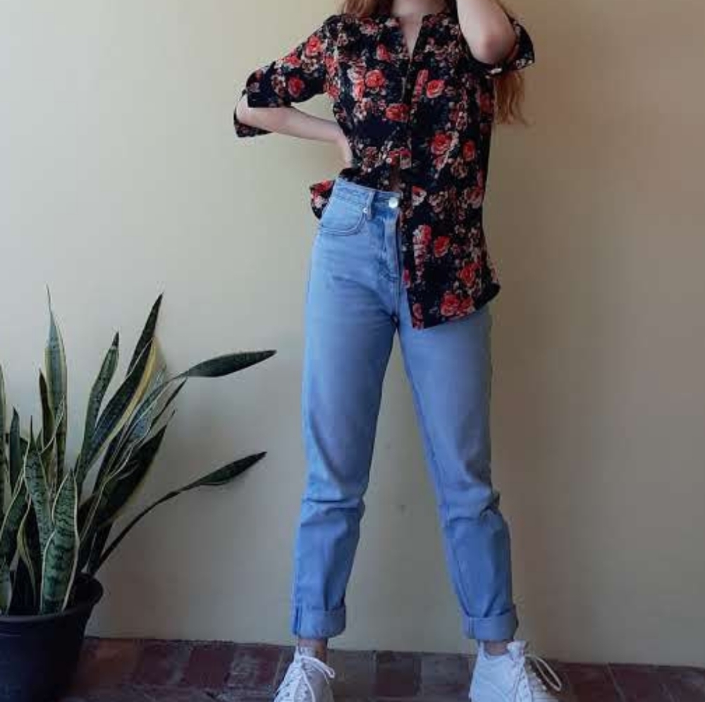 Floral Button Down - Picture 4 of 5